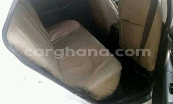Ra Àlòkù Toyota Corolla funfun Ọkọ̀ in Accra ni Greater Accra Ra Àlòkù Toyota Corolla funfun Ọkọ̀ in Accra ni Greater Accra