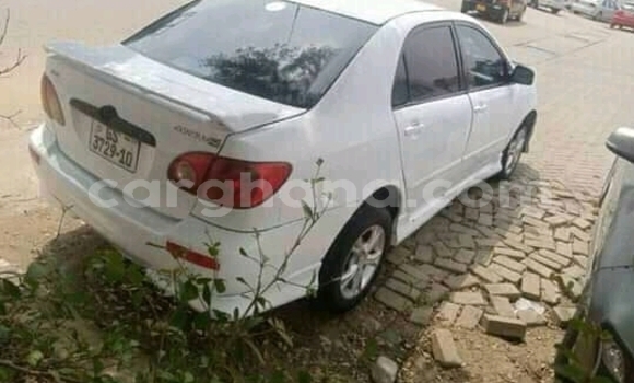 Ra Àlòkù Toyota Corolla funfun Ọkọ̀ in Accra ni Greater Accra Ra Àlòkù Toyota Corolla funfun Ọkọ̀ in Accra ni Greater Accra