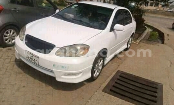 Ra Àlòkù Toyota Corolla funfun Ọkọ̀ in Accra ni Greater Accra Ra Àlòkù Toyota Corolla funfun Ọkọ̀ in Accra ni Greater Accra