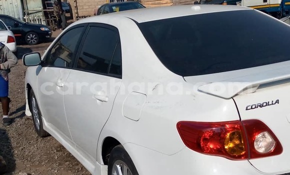 Ra Àlòkù Toyota Corolla funfun Ọkọ̀ in Accra ni Greater Accra Ra Àlòkù Toyota Corolla funfun Ọkọ̀ in Accra ni Greater Accra