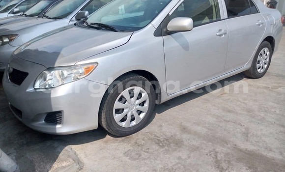 Ra Àlòkù Toyota Corolla Silver Ọkọ̀ in Tema ni Greater Accra
