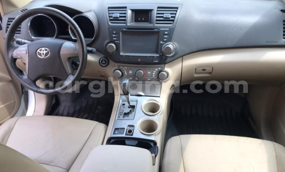 Buy Used Toyota Highlander White Car in Tema in Greater Accra Buy Used Toyota Highlander White Car in Tema in Greater Accra