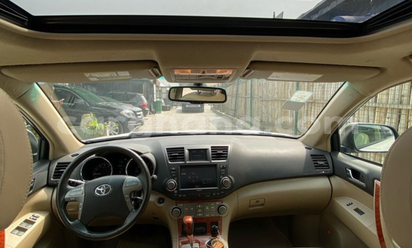 Buy Used Toyota Highlander White Car in Tema in Greater Accra Buy Used Toyota Highlander White Car in Tema in Greater Accra