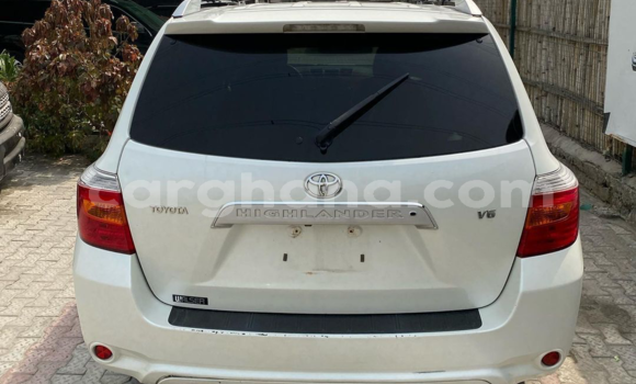 Sayi Na hannu Toyota Highlander White Mota in Tema a Greater Accra Sayi Na hannu Toyota Highlander White Mota in Tema a Greater Accra