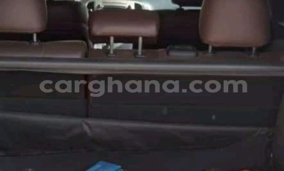 Ra Àlòkù Toyota RAV4 funfun Ọkọ̀ in Berekum ni Brong-Ahafo Ra Àlòkù Toyota RAV4 funfun Ọkọ̀ in Berekum ni Brong-Ahafo