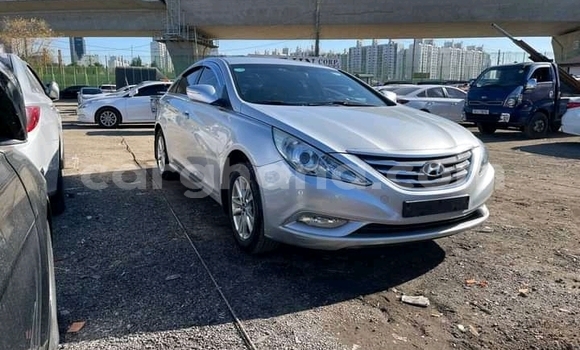 Ra Àlòkù Hyundai Elantra Silver Ọkọ̀ in Berekum ni Brong-Ahafo