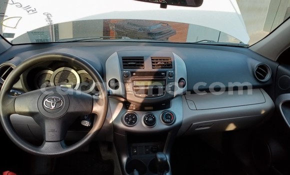 Buy Used Toyota RAV4 White Car in Sekondi–Takoradi Metropolitan in Western Buy Used Toyota RAV4 White Car in Sekondi–Takoradi Metropolitan in Western