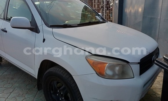 Buy Used Toyota RAV4 White Car in Sekondi–Takoradi Metropolitan in Western Buy Used Toyota RAV4 White Car in Sekondi–Takoradi Metropolitan in Western