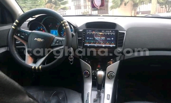 Ra Àlòkù Cadillac Eldorado funfun Ọkọ̀ in Berekum ni Brong-Ahafo Ra Àlòkù Cadillac Eldorado funfun Ọkọ̀ in Berekum ni Brong-Ahafo