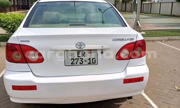 Ra Àlòkù Toyota Corolla funfun Ọkọ̀ in Berekum ni Brong-Ahafo Ra Àlòkù Toyota Corolla funfun Ọkọ̀ in Berekum ni Brong-Ahafo