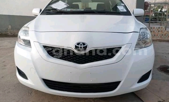 Sayi Na hannu Toyota Yaris White Mota in Accra a Greater Accra Sayi Na hannu Toyota Yaris White Mota in Accra a Greater Accra