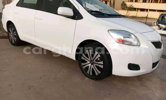 Sayi Na hannu Toyota Yaris White Mota in Accra a Greater Accra Sayi Na hannu Toyota Yaris White Mota in Accra a Greater Accra