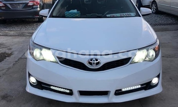 Ra Àlòkù Toyota Camry (Japan) funfun Ọkọ̀ in Sekondi–Takoradi Metropolitan ni Oorun