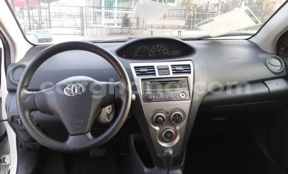 Ra Àlòkù Toyota Yaris funfun Ọkọ̀ in Sekondi–Takoradi Metropolitan ni Oorun Ra Àlòkù Toyota Yaris funfun Ọkọ̀ in Sekondi–Takoradi Metropolitan ni Oorun