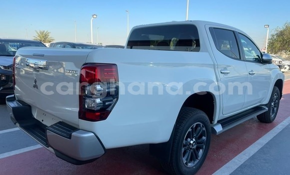 Buy Import Mitsubishi L300 White Car in Sekondi–Takoradi Metropolitan in Western Buy Import Mitsubishi L300 White Car in Sekondi–Takoradi Metropolitan in Western