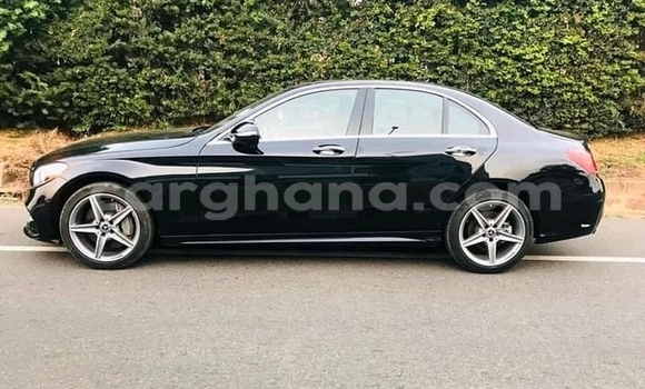 Ra Àlòkù Mercedes‒Benz 300CD Black Ọkọ̀ in Accra ni Greater Accra Ra Àlòkù Mercedes‒Benz 300CD Black Ọkọ̀ in Accra ni Greater Accra