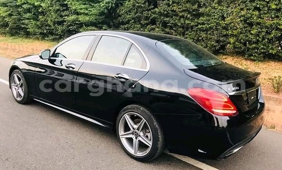 Ra Àlòkù Mercedes‒Benz 300CD Black Ọkọ̀ in Accra ni Greater Accra Ra Àlòkù Mercedes‒Benz 300CD Black Ọkọ̀ in Accra ni Greater Accra