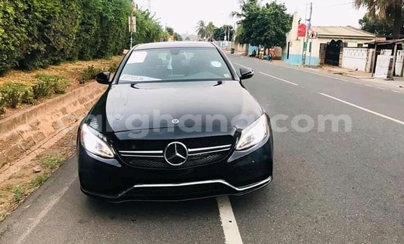 Ra Àlòkù Mercedes‒Benz 300CD Black Ọkọ̀ in Accra ni Greater Accra Ra Àlòkù Mercedes‒Benz 300CD Black Ọkọ̀ in Accra ni Greater Accra