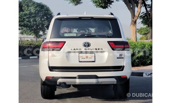 Ra Imported Toyota Land Cruiser funfun Ọkọ̀ in Import - Dubai ni Ashanti Ra Imported Toyota Land Cruiser funfun Ọkọ̀ in Import - Dubai ni Ashanti