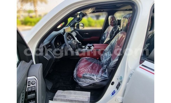 Ra Imported Toyota Land Cruiser funfun Ọkọ̀ in Import - Dubai ni Ashanti Ra Imported Toyota Land Cruiser funfun Ọkọ̀ in Import - Dubai ni Ashanti