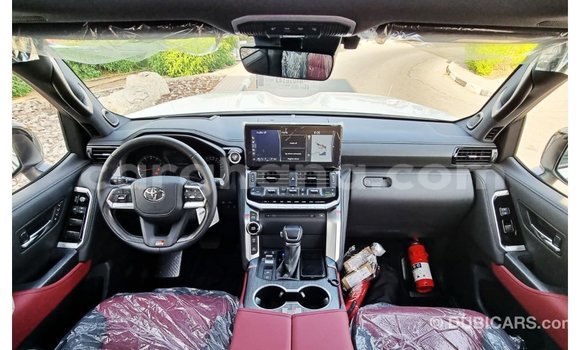 Ra Imported Toyota Land Cruiser funfun Ọkọ̀ in Import - Dubai ni Ashanti Ra Imported Toyota Land Cruiser funfun Ọkọ̀ in Import - Dubai ni Ashanti