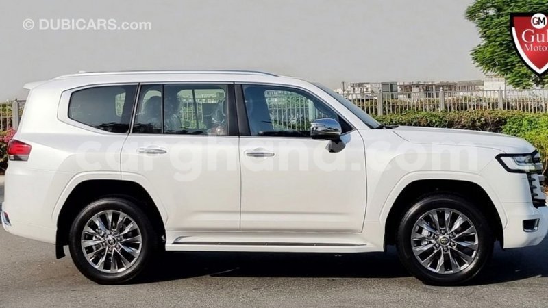 Big with watermark toyota land cruiser ashanti import dubai 39587