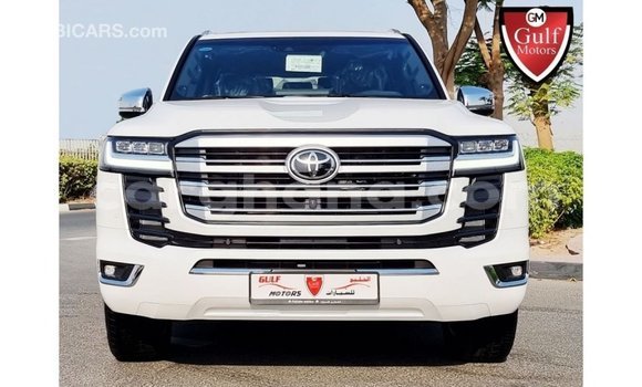 Buy Import Toyota Land Cruiser White Car in Import - Dubai in Ashanti Buy Import Toyota Land Cruiser White Car in Import - Dubai in Ashanti