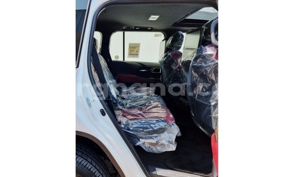 Buy Import Toyota Land Cruiser White Car in Import - Dubai in Ashanti Buy Import Toyota Land Cruiser White Car in Import - Dubai in Ashanti