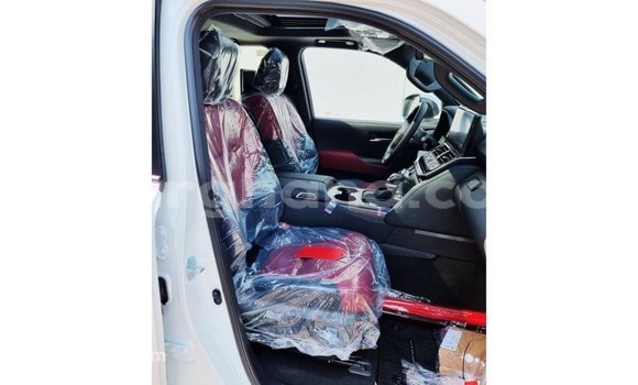 Buy Import Toyota Land Cruiser White Car in Import - Dubai in Ashanti Buy Import Toyota Land Cruiser White Car in Import - Dubai in Ashanti