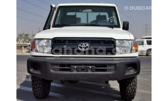 Ra Imported Toyota Land Cruiser funfun Ọkọ̀ in Import - Dubai ni Ashanti Ra Imported Toyota Land Cruiser funfun Ọkọ̀ in Import - Dubai ni Ashanti