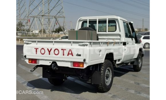 Ra Imported Toyota Land Cruiser funfun Ọkọ̀ in Import - Dubai ni Ashanti Ra Imported Toyota Land Cruiser funfun Ọkọ̀ in Import - Dubai ni Ashanti
