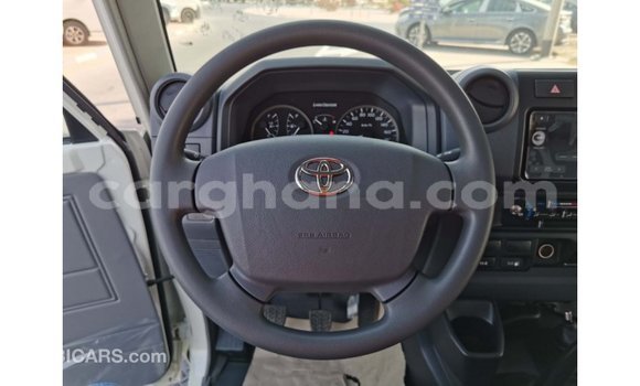 Ra Imported Toyota Land Cruiser funfun Ọkọ̀ in Import - Dubai ni Ashanti Ra Imported Toyota Land Cruiser funfun Ọkọ̀ in Import - Dubai ni Ashanti
