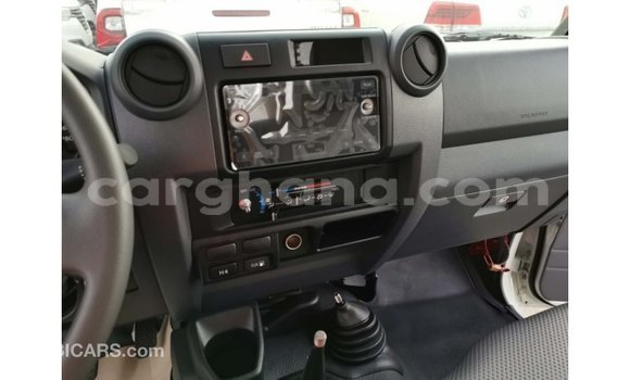 Ra Imported Toyota Land Cruiser funfun Ọkọ̀ in Import - Dubai ni Ashanti Ra Imported Toyota Land Cruiser funfun Ọkọ̀ in Import - Dubai ni Ashanti