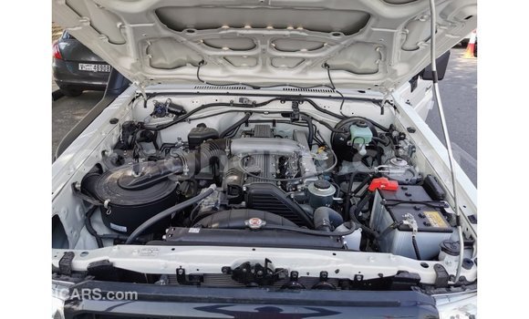 Ra Imported Toyota Land Cruiser funfun Ọkọ̀ in Import - Dubai ni Ashanti Ra Imported Toyota Land Cruiser funfun Ọkọ̀ in Import - Dubai ni Ashanti