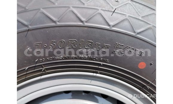 Ra Imported Toyota Land Cruiser funfun Ọkọ̀ in Import - Dubai ni Ashanti Ra Imported Toyota Land Cruiser funfun Ọkọ̀ in Import - Dubai ni Ashanti