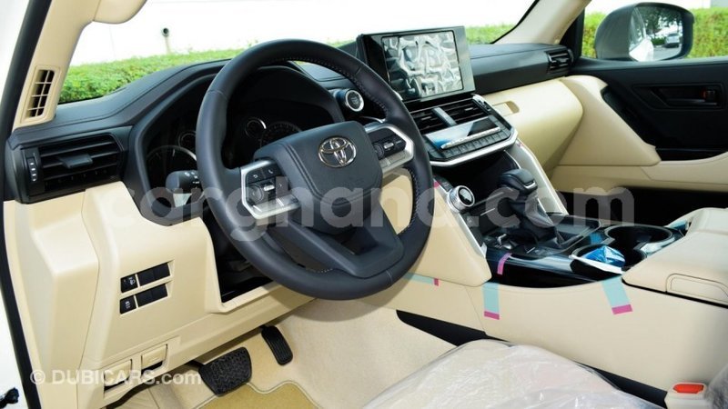 Big with watermark toyota land cruiser ashanti import dubai 39597