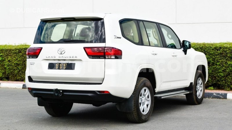 Big with watermark toyota land cruiser ashanti import dubai 39597