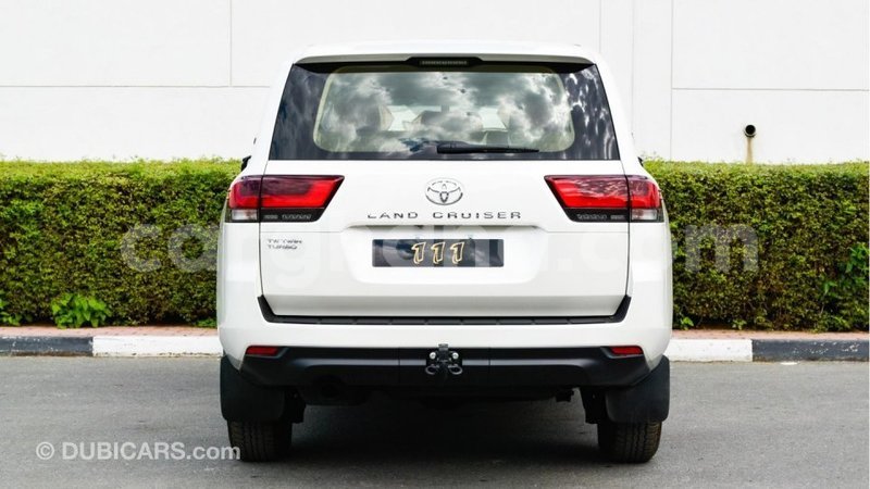 Big with watermark toyota land cruiser ashanti import dubai 39597