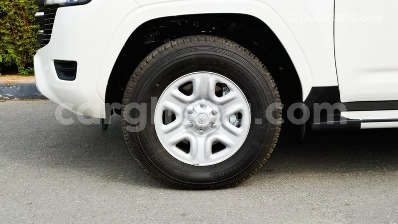 Big with watermark toyota land cruiser ashanti import dubai 39597