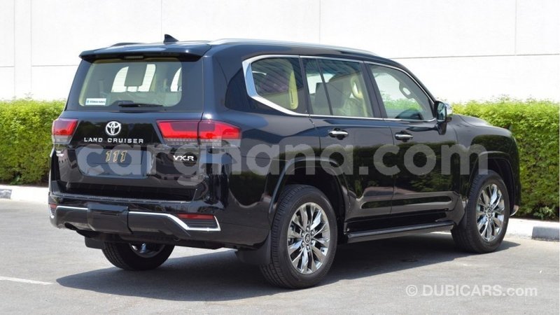 Big with watermark toyota land cruiser ashanti import dubai 39602