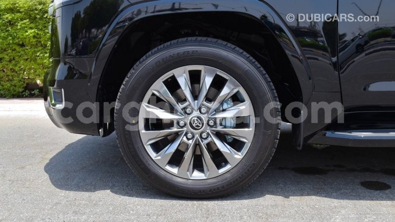 Big with watermark toyota land cruiser ashanti import dubai 39602