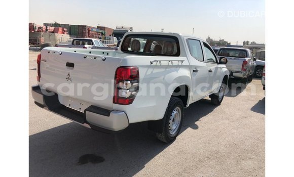 Buy Import Mitsubishi L200 White Car in Import - Dubai in Ashanti Buy Import Mitsubishi L200 White Car in Import - Dubai in Ashanti