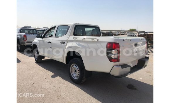 Buy Import Mitsubishi L200 White Car in Import - Dubai in Ashanti Buy Import Mitsubishi L200 White Car in Import - Dubai in Ashanti