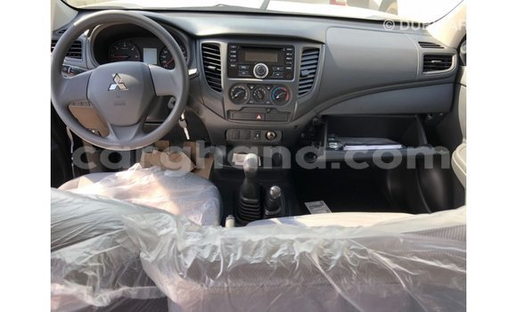 Buy Import Mitsubishi L200 White Car in Import - Dubai in Ashanti Buy Import Mitsubishi L200 White Car in Import - Dubai in Ashanti