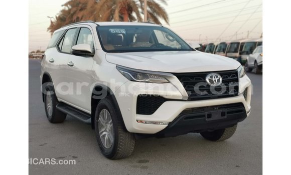 Buy Import Toyota Fortuner White Car in Import - Dubai in Ashanti Buy Import Toyota Fortuner White Car in Import - Dubai in Ashanti