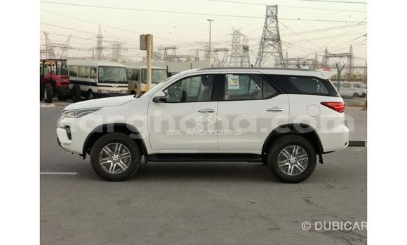 Buy Import Toyota Fortuner White Car in Import - Dubai in Ashanti Buy Import Toyota Fortuner White Car in Import - Dubai in Ashanti