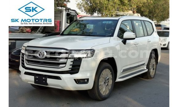 Ra Imported Toyota Land Cruiser funfun Ọkọ̀ in Import - Dubai ni Ashanti Ra Imported Toyota Land Cruiser funfun Ọkọ̀ in Import - Dubai ni Ashanti