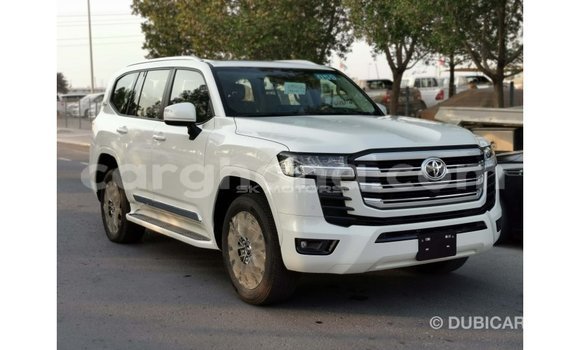 Ra Imported Toyota Land Cruiser funfun Ọkọ̀ in Import - Dubai ni Ashanti Ra Imported Toyota Land Cruiser funfun Ọkọ̀ in Import - Dubai ni Ashanti