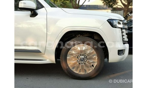 Ra Imported Toyota Land Cruiser funfun Ọkọ̀ in Import - Dubai ni Ashanti Ra Imported Toyota Land Cruiser funfun Ọkọ̀ in Import - Dubai ni Ashanti