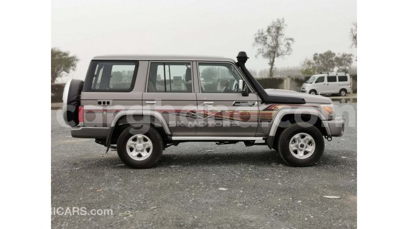 Big with watermark toyota land cruiser ashanti import dubai 39621